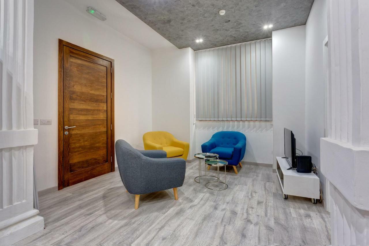 Stylish 3Br Apartment, Fantastic Location In スリーマ エクステリア 写真