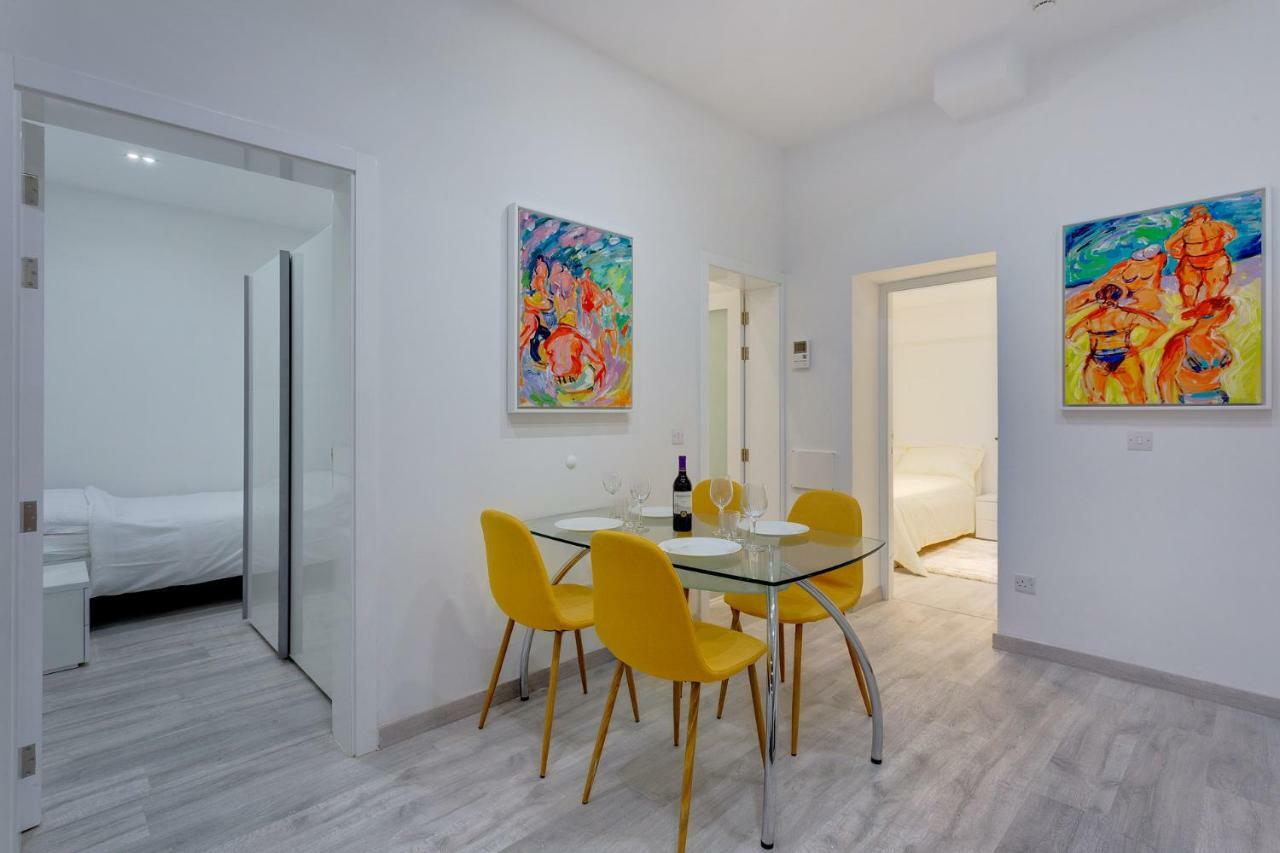 Stylish 3Br Apartment, Fantastic Location In スリーマ エクステリア 写真