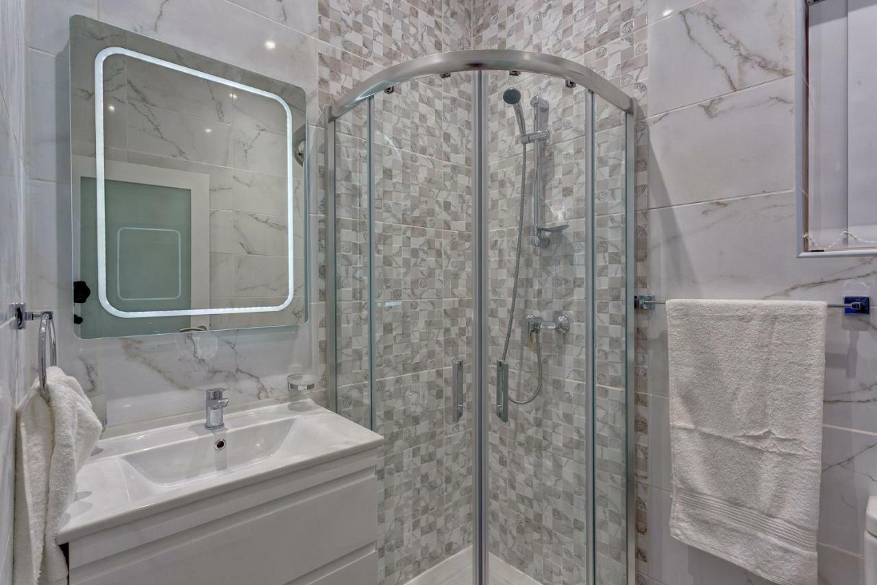 Stylish 3Br Apartment, Fantastic Location In スリーマ エクステリア 写真