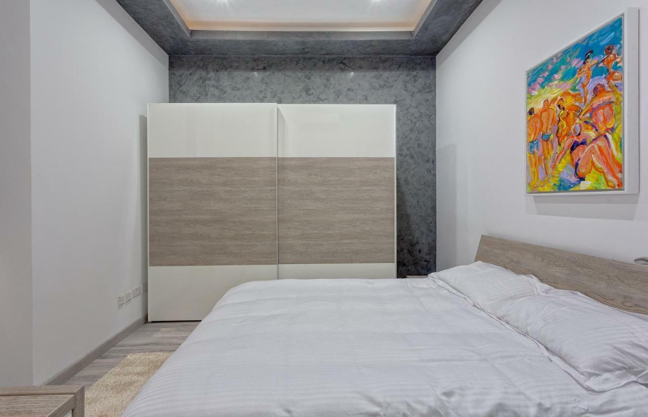 Stylish 3Br Apartment, Fantastic Location In スリーマ エクステリア 写真